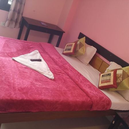 Yatri Guest House New Delhi Luaran gambar